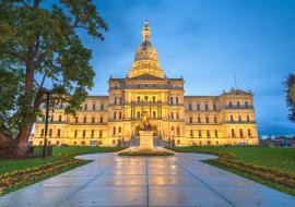 Picture of Michigan state capitol building