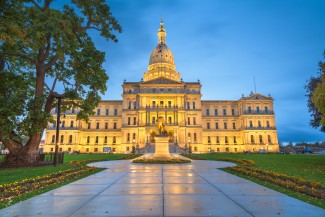 Picture of Michigan state capitol building