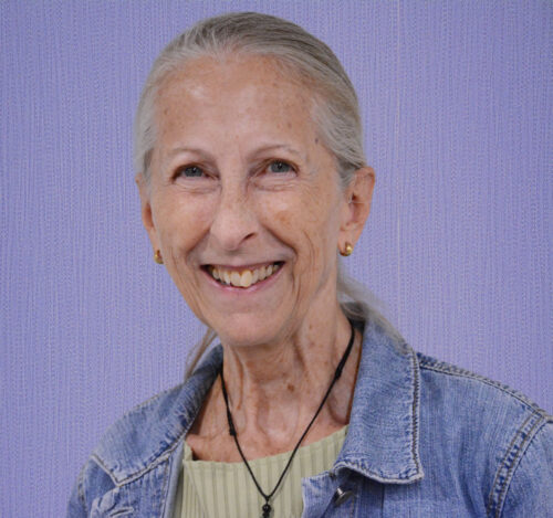 Julie Edwards Headshot